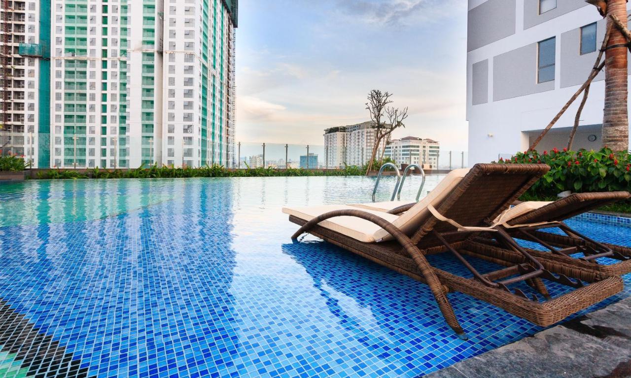 River Gate Building - Le Meridien Pool & Gym ホーチミン市 エクステリア 写真