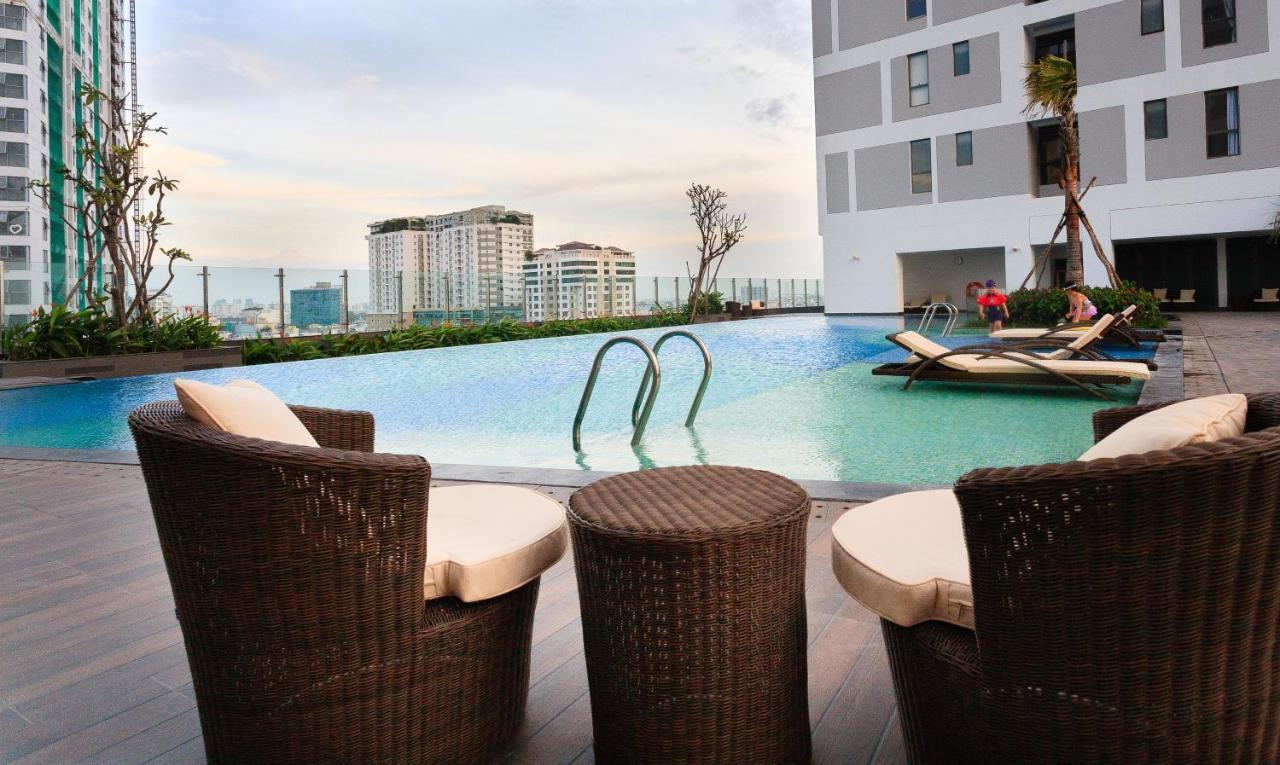 River Gate Building - Le Meridien Pool & Gym ホーチミン市 エクステリア 写真