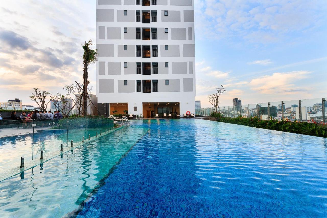 River Gate Building - Le Meridien Pool & Gym ホーチミン市 エクステリア 写真